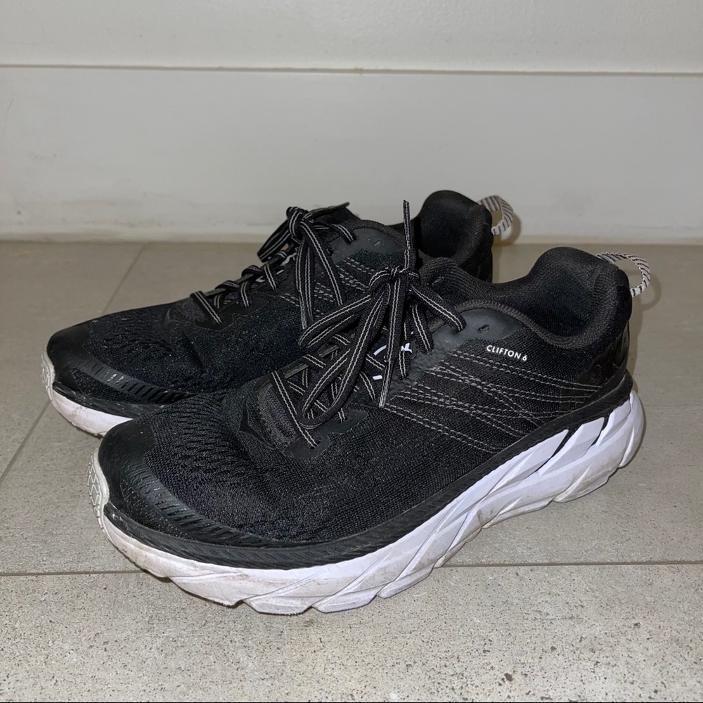 BLACK AND WHITE HOKA ONE ONE RUNNING SHOES